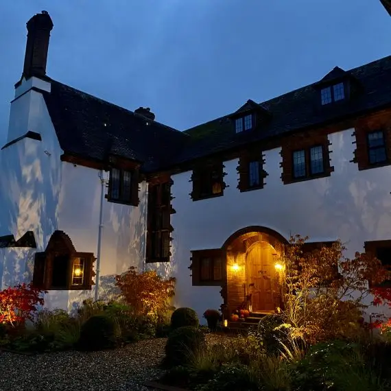 Garden lighting front of house
