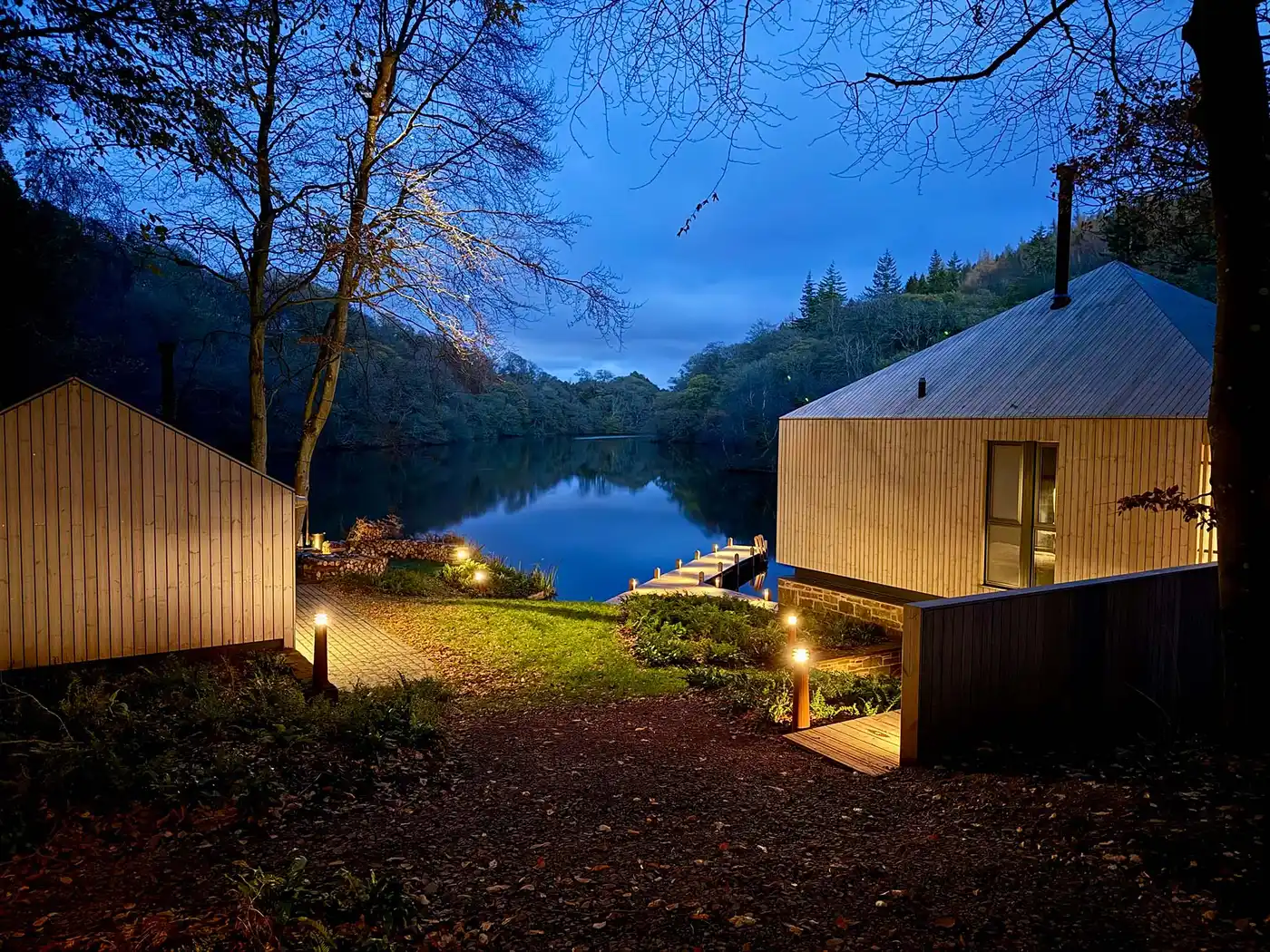 Lakeside gardens