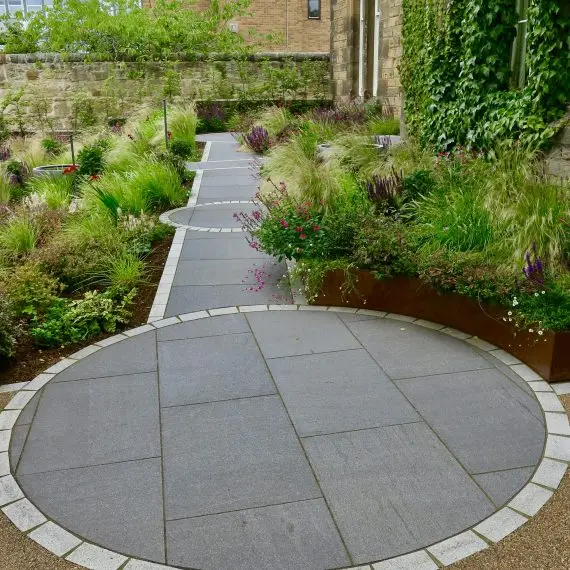 Accessible Morningside garden, design by Carolyn Grohmann